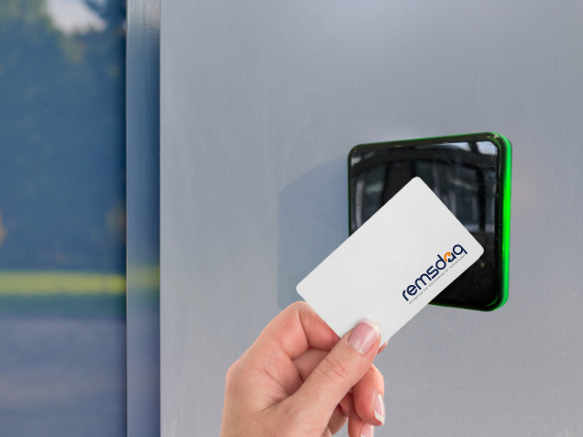 Why Access Control Cards Outperform Mobile Credentials